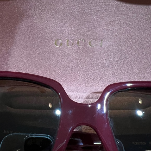 Gucci frames with case, prescription lens in frames can be replaced - Picture 5 of 6